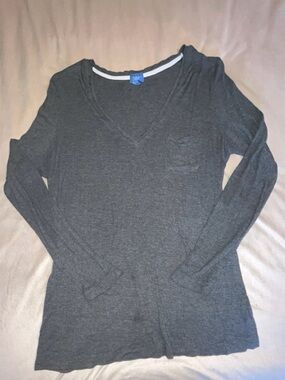 Simply Vera Vera Wang Ribbed V-Neck Tee in Charcoal Gray